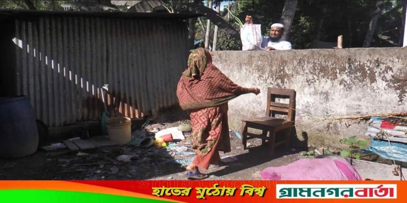 কালকিনিতে চার দেয়ালে বন্দী করে রেখেছে ৩টি পরিবারকে কালকিনিতে চার দেয়ালে বন্দী করে রেখেছে ৩টি পরিবারকে
