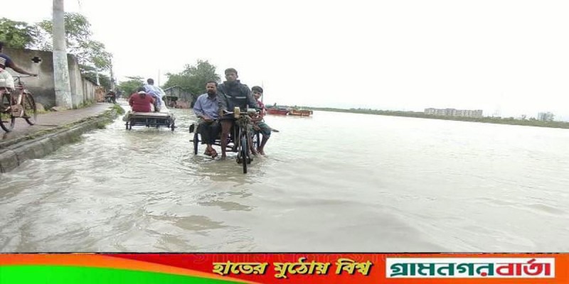 টানা বৃষ্টিতে বিপর্যস্ত মোংলার জনজীবন টানা বৃষ্টিতে বিপর্যস্ত মোংলার জনজীবন