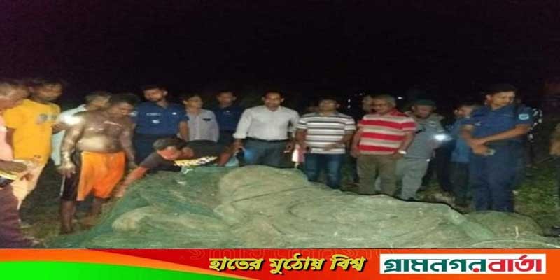 মাদারীপুরে বিপুল সংখ্যক চায়না দুয়ারী ও কারেন্ট জাল জব্দ মাদারীপুরে বিপুল সংখ্যক চায়না দুয়ারী ও কারেন্ট জাল জব্দ