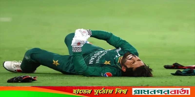 ভারতকে হারিয়ে হাসপাতালে রিজওয়ান ভারতকে হারিয়ে হাসপাতালে রিজওয়ান