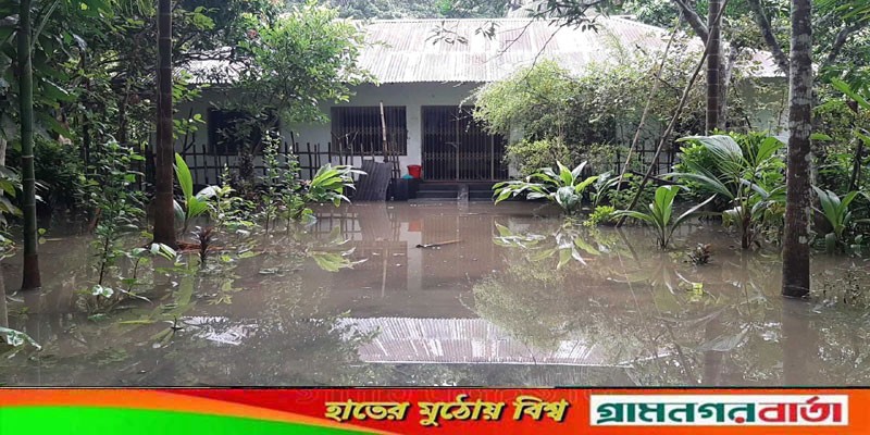 বাগেরহাটে আড়াই হাজার পরিবার পানিবন্ধি, দুর্ভোগ চরমে বাগেরহাটে আড়াই হাজার পরিবার পানিবন্ধি, দুর্ভোগ চরমে