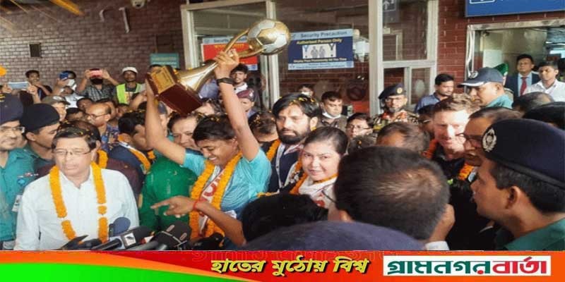 দেশবাসীকে শিরোপা উৎসর্গ করলেন সাবিনা দেশবাসীকে শিরোপা উৎসর্গ করলেন সাবিনা