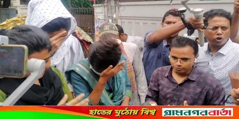 অনশন বাতিলের ঘোষণা ছাত্রলীগের বহিষ্কৃত নেত্রীরা অনশন বাতিলের ঘোষণা ছাত্রলীগের বহিষ্কৃত নেত্রীরা