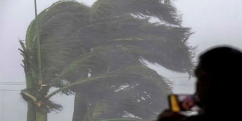 ফ্লোরিডায় আঘাত হেনেছে শক্তিশালী হারিকেন ‘ইয়ান’, ব্যাপক ক্ষয়ক্ষতির আশঙ্কা ফ্লোরিডায় আঘাত হেনেছে শক্তিশালী হারিকেন ‘ইয়ান’, ব্যাপক ক্ষয়ক্ষতির আশঙ্কা
