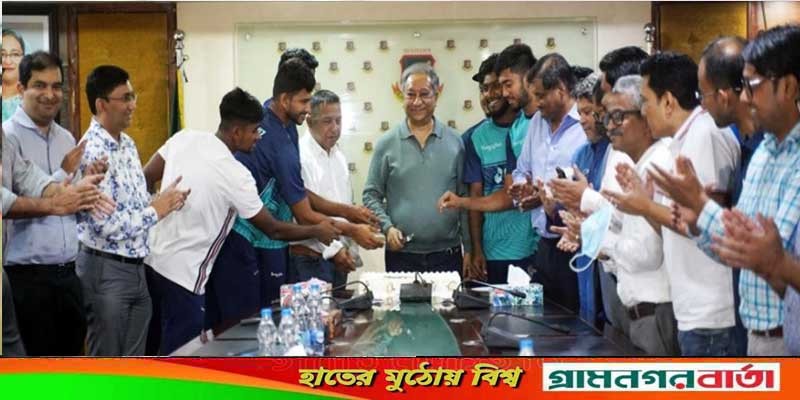 এই যে এত খেলোয়াড়, এতদিন শুনতাম পাইপলাইনে ক্রিকেটার নেই: পাপন এই যে এত খেলোয়াড়, এতদিন শুনতাম পাইপলাইনে ক্রিকেটার নেই: পাপন