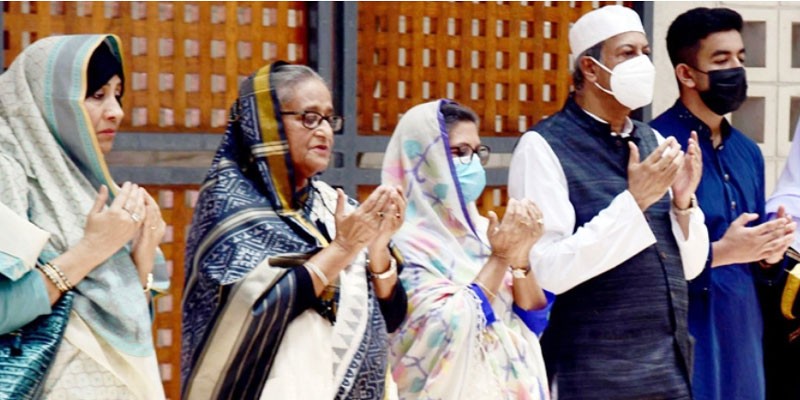 শেখ রেহানাসহ টুঙ্গিপাড়ায় প্রধানমন্ত্রী, বঙ্গবন্ধুর সমাধিতে শ্রদ্ধা শেখ রেহানাসহ টুঙ্গিপাড়ায় প্রধানমন্ত্রী, বঙ্গবন্ধুর সমাধিতে শ্রদ্ধা