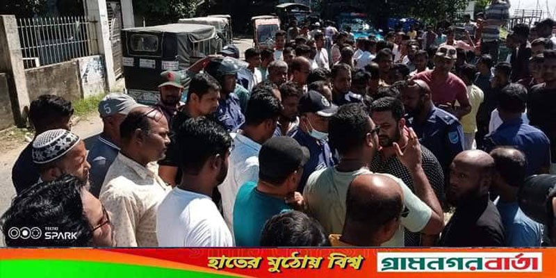 পদ্মা থেকে অবৈধভাবে বালু উত্তোলন বন্ধের দাবীতে পুলিশি বাধায় লৌহজংয়ে মানববন্ধন কর্মসূচি পন্ড পদ্মা থেকে অবৈধভাবে বালু উত্তোলন বন্ধের দাবীতে পুলিশি বাধায় লৌহজংয়ে মানববন্ধন কর্মসূচি পন্ড