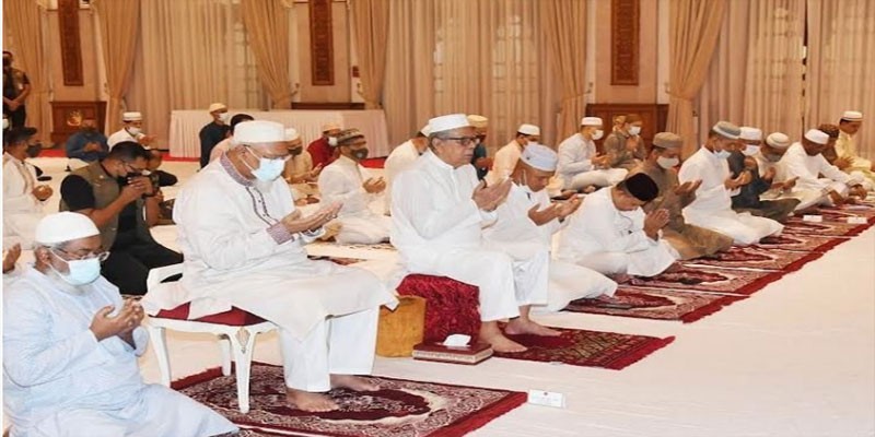 ঈদ-ই-মিলাদুন্নবী (সা.) উপলক্ষে বঙ্গভবনে দোয়া-মাহফিল অনুষ্ঠিত ঈদ-ই-মিলাদুন্নবী (সা.) উপলক্ষে বঙ্গভবনে দোয়া-মাহফিল অনুষ্ঠিত