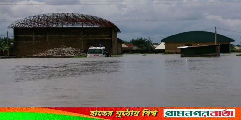 নাইজেরিয়ায় বন্যার্তদের বহনকারী নৌকাডুবি, ৭৬ জনের প্রাণহানি নাইজেরিয়ায় বন্যার্তদের বহনকারী নৌকাডুবি, ৭৬ জনের প্রাণহানি