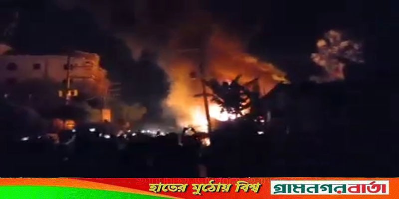 মুন্সীগঞ্জের মিরকাদিমে অগ্নিকাণ্ডে ৭ লক্ষ টাকার মালামাল পুড়ে ছাই মুন্সীগঞ্জের মিরকাদিমে অগ্নিকাণ্ডে ৭ লক্ষ টাকার মালামাল পুড়ে ছাই