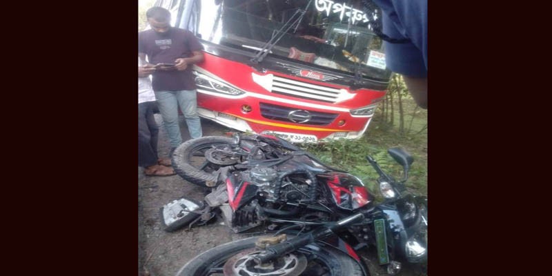 বাসের ধাক্কায় প্রাণ গেল মটর সাইকেল আরোহীর বাসের ধাক্কায় প্রাণ গেল মটর সাইকেল আরোহীর