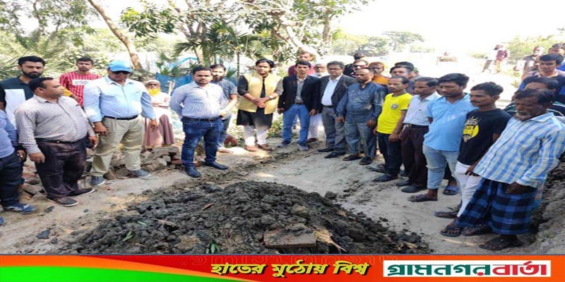 ২২ বছর পরে বাগেরহাটে বেরিবাঁধ সংস্কার কাজ শুরু ২২ বছর পরে বাগেরহাটে বেরিবাঁধ সংস্কার কাজ শুরু