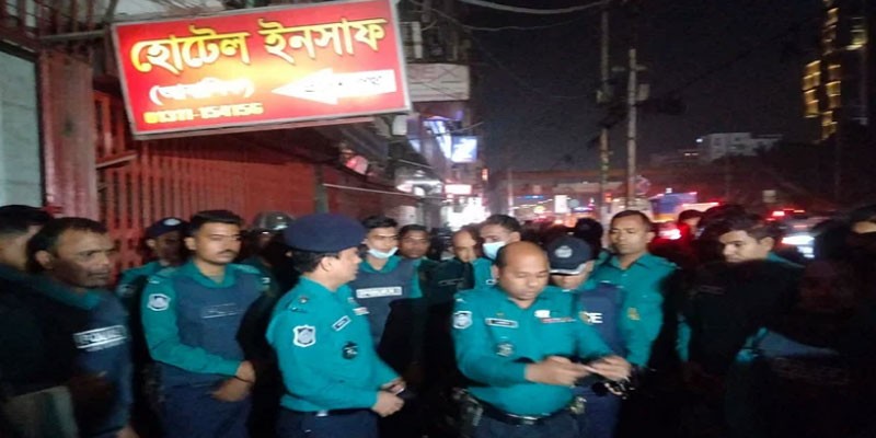 রাতভর বিশেষ অভিযানে ঢাকায় শতাধিক ব্যক্তি গ্রেফতার: ডিএমপি রাতভর বিশেষ অভিযানে ঢাকায় শতাধিক ব্যক্তি গ্রেফতার: ডিএমপি
