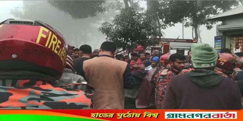 পলাশবাড়ীতে সড়কে ঝরে গেল চার যাত্রীর প্রাণ পলাশবাড়ীতে সড়কে ঝরে গেল চার যাত্রীর প্রাণ