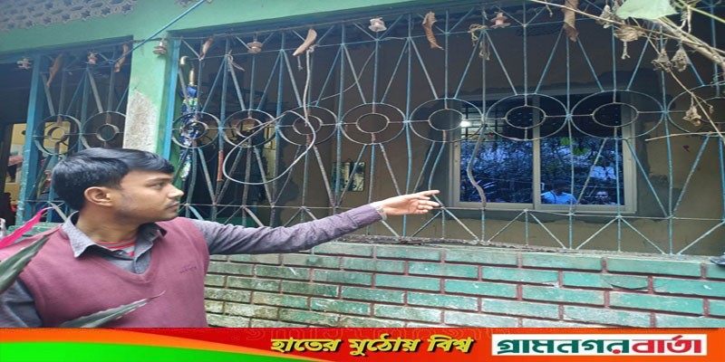 কাউনিয়ায় দিনে দুপুরে দুধর্ষ বাড়ি চুরি! কাউনিয়ায় দিনে দুপুরে দুধর্ষ বাড়ি চুরি!
