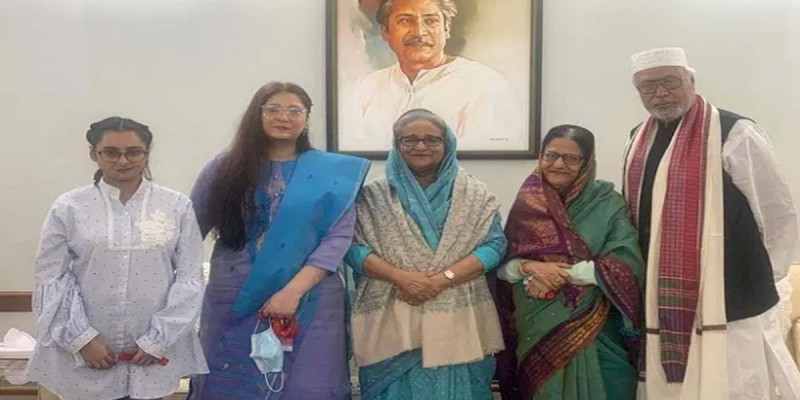 হঠাৎ প্রধানমন্ত্রীর সঙ্গে কাদের সিদ্দিকীর সাক্ষাৎ হঠাৎ প্রধানমন্ত্রীর সঙ্গে কাদের সিদ্দিকীর সাক্ষাৎ