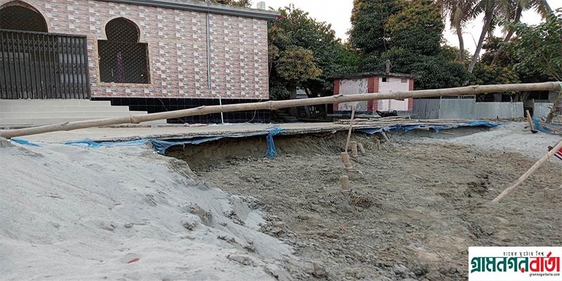 লৌহজংয়ে শতাধিক পরিবারের যাতায়তের রাস্তা রাতের আধারে কেটে দিল দুর্বৃত্তরা লৌহজংয়ে শতাধিক পরিবারের যাতায়তের রাস্তা রাতের আধারে কেটে দিল দুর্বৃত্তরা