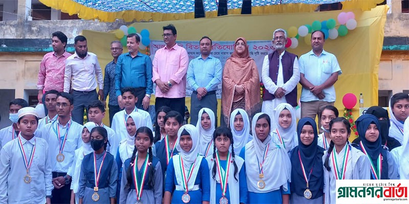 শ্রীনগরে রুসদী বিদ্যালয়ের আন্তঃশ্রেণি বিতর্ক প্রতিযোগিতা, বিজয়ী সুফিয়া কামাল দল শ্রীনগরে রুসদী বিদ্যালয়ের আন্তঃশ্রেণি বিতর্ক প্রতিযোগিতা, বিজয়ী সুফিয়া কামাল দল
