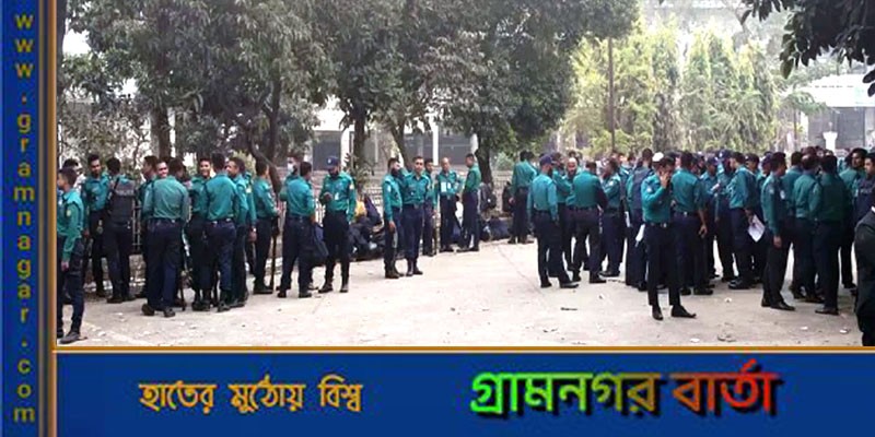 সুপ্রিম কোর্টে ৫ শতাধিক পুলিশ মোতায়েন সুপ্রিম কোর্টে ৫ শতাধিক পুলিশ মোতায়েন