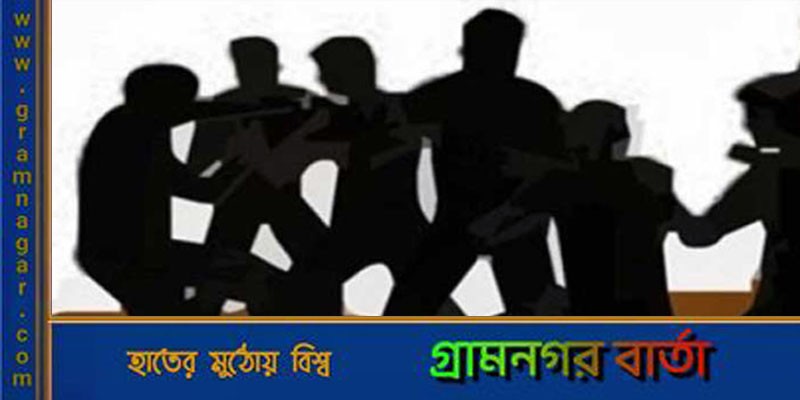 বঙ্গবাজারে ব্যবসায়ীদের হাতাহাতি বঙ্গবাজারে ব্যবসায়ীদের হাতাহাতি