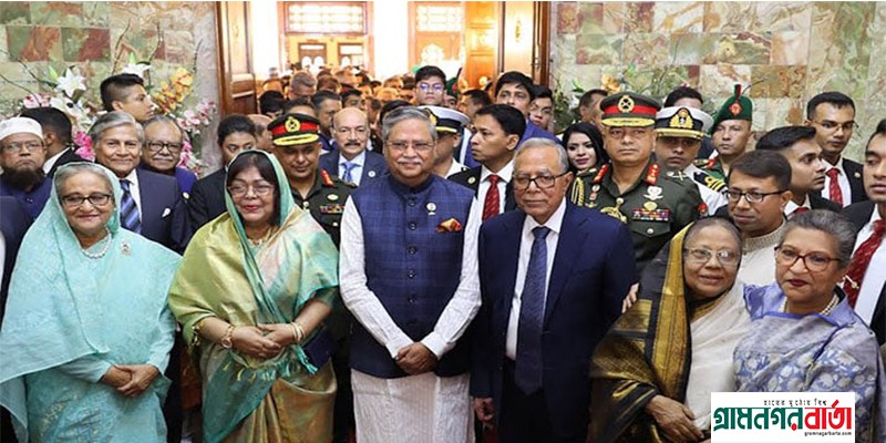 ৫২ বছরে এই প্রথম কোন রাষ্ট্রপতিকে আনুষ্ঠানিক বিদায় জানালো বঙ্গভবন ৫২ বছরে এই প্রথম কোন রাষ্ট্রপতিকে আনুষ্ঠানিক বিদায় জানালো বঙ্গভবন