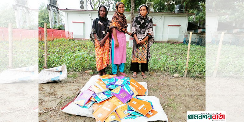 বগুড়ায় সরকারি বই চুরি করে নিয়ে যাওয়ার সময় জনতার হাতে তিন নারী আটক বগুড়ায় সরকারি বই চুরি করে নিয়ে যাওয়ার সময় জনতার হাতে তিন নারী আটক
