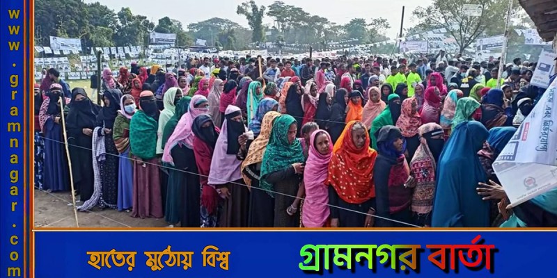 কেন্দ্রে কেন্দ্রে দুপুরেও ভোটারদের দীর্ঘ লাইন কেন্দ্রে কেন্দ্রে দুপুরেও ভোটারদের দীর্ঘ লাইন