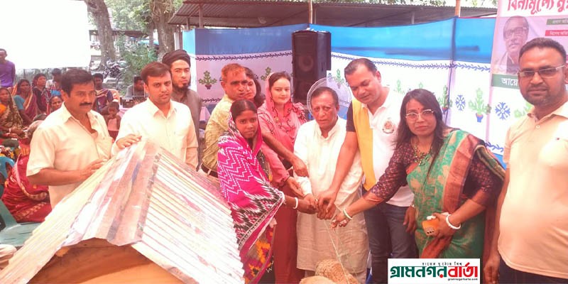 বগুড়ায় ক্ষুদ্র নৃগোষ্ঠীর মাঝে হাঁস ও ভেঁড়া বিতরণ বগুড়ায় ক্ষুদ্র নৃগোষ্ঠীর মাঝে হাঁস ও ভেঁড়া বিতরণ