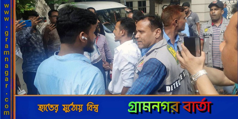 হিরো আলমকে মারধরের পর ঘটনাস্থল থেকে ২ জনকে আটক হিরো আলমকে মারধরের পর ঘটনাস্থল থেকে ২ জনকে আটক