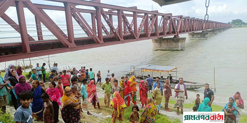 'বিদায় মা, আর দেখা হবে না' বলে কলেজ শিক্ষার্থীর নদীতে ঝাপ 'বিদায় মা, আর দেখা হবে না' বলে কলেজ শিক্ষার্থীর নদীতে ঝাপ