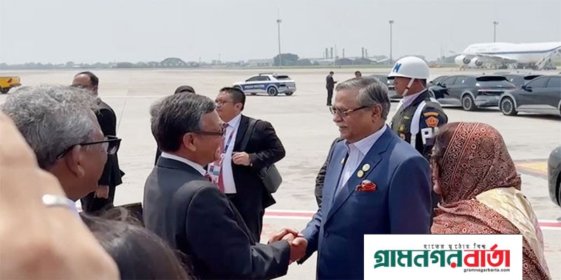 ইন্দোনেশিয়া সফর শেষে সিঙ্গাপুরে রাষ্ট্রপতি ইন্দোনেশিয়া সফর শেষে সিঙ্গাপুরে রাষ্ট্রপতি
