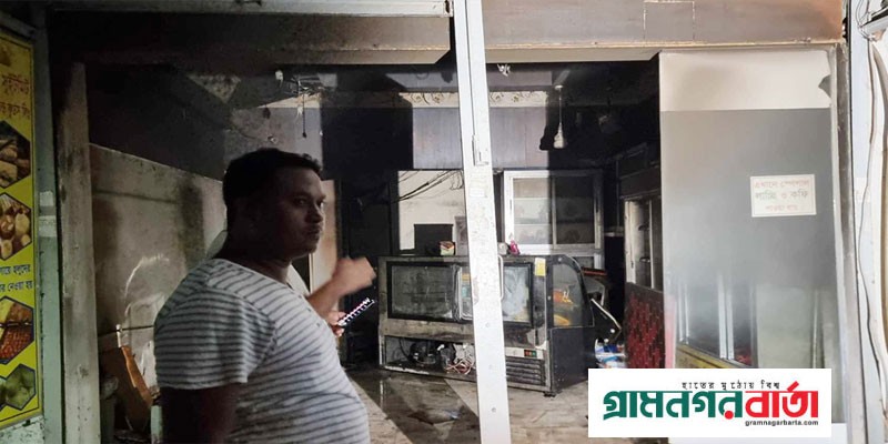বায়তুল মোকাররম স্বর্ণ মার্কেটে আগুন বায়তুল মোকাররম স্বর্ণ মার্কেটে আগুন
