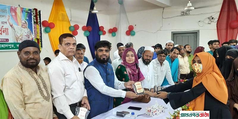 বগুড়ায় উপজেলা চেয়ারম্যান কর্তৃক কৃতি শিক্ষার্থীদের সংবর্ধনা প্রদান বগুড়ায় উপজেলা চেয়ারম্যান কর্তৃক কৃতি শিক্ষার্থীদের সংবর্ধনা প্রদান