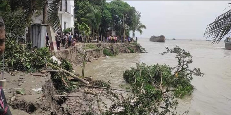 পদ্মার ভাঙ্গন: লৌহজংয়ের মানচিএ থেকে হারিয়ে যাচ্ছে আরেকটি ইউনিয়ন পদ্মার ভাঙ্গন: লৌহজংয়ের মানচিএ থেকে হারিয়ে যাচ্ছে আরেকটি ইউনিয়ন