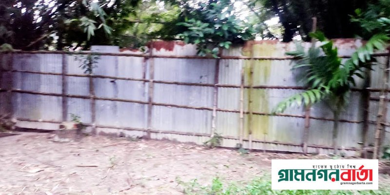 গাবতলীতে জমিজমা দন্ডে পরিবারের ৮ সদস্যের মানবেতর জীবন গাবতলীতে জমিজমা দন্ডে পরিবারের ৮ সদস্যের মানবেতর জীবন