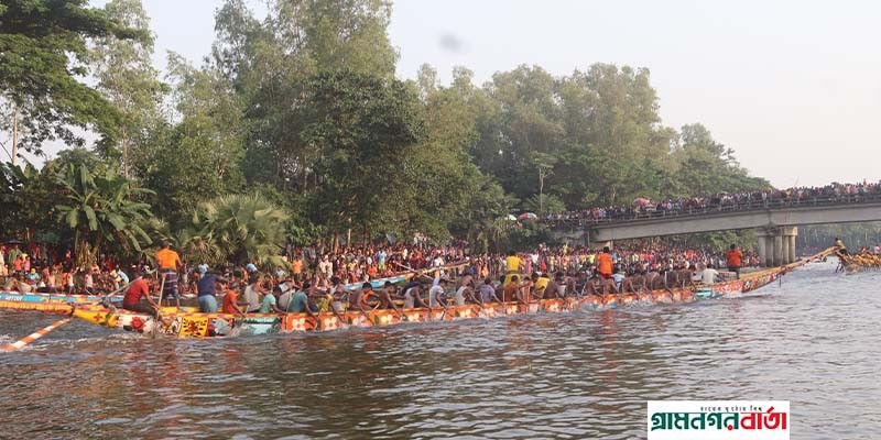 বগুড়ার শাজাহানপুরে ঐতিহ্যবাহী নৌকা বাইচ বগুড়ার শাজাহানপুরে ঐতিহ্যবাহী নৌকা বাইচ