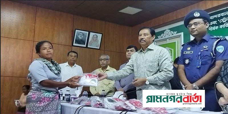 আওয়ামী লীগ সরকার কৃষকদের কল্যাণে সবসময় তাদের পাশে আছে- পার্বত্য মন্ত্রী আওয়ামী লীগ সরকার কৃষকদের কল্যাণে সবসময় তাদের পাশে আছে- পার্বত্য মন্ত্রী
