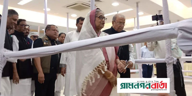 নিজের ফরম কিনে আওয়ামী লীগের মনোনয়ন ফরম বিক্রি উদ্বোধন করলেন শেখ হাসিনা নিজের ফরম কিনে আওয়ামী লীগের মনোনয়ন ফরম বিক্রি উদ্বোধন করলেন শেখ হাসিনা