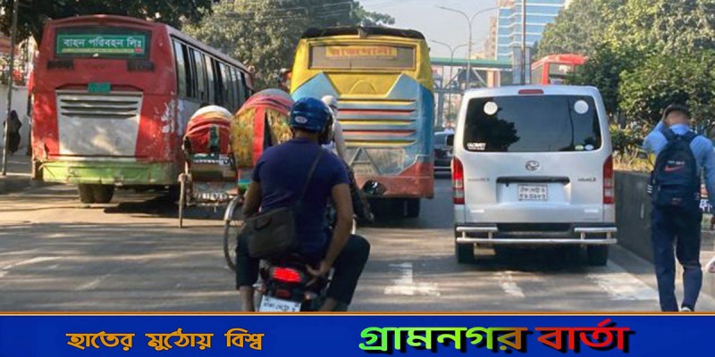 ৪৮ ঘণ্টার হরতালের দ্বিতীয় দিন আজ, সড়কে বেড়েছে গণপরিবহন ৪৮ ঘণ্টার হরতালের দ্বিতীয় দিন আজ, সড়কে বেড়েছে গণপরিবহন