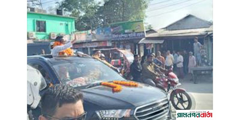 পঞ্চগড়ে নৌকার প্রার্থীকে ফুল দিয়ে বরণ পঞ্চগড়ে নৌকার প্রার্থীকে ফুল দিয়ে বরণ
