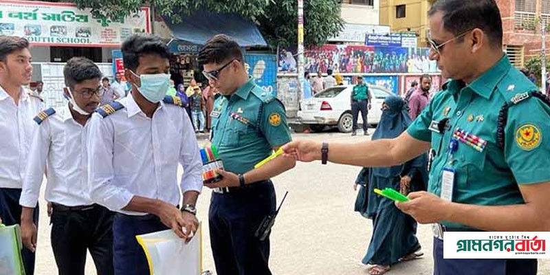 এসএসসি পরীক্ষার্থীদের সুবিধায় ‘কুইক রেসপন্স টিম’ গঠন করেছে এসএসসি পরীক্ষার্থীদের সুবিধায় ‘কুইক রেসপন্স টিম’ গঠন করেছে