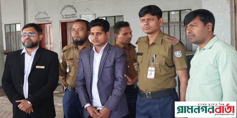পঞ্চগড়ে সেনাবাহিনীর নামে ভূয়া পরিচয় দিয়ে টিকিট নিতে গিয়ে যুবক আটক পঞ্চগড়ে সেনাবাহিনীর নামে ভূয়া পরিচয় দিয়ে টিকিট নিতে গিয়ে যুবক আটক