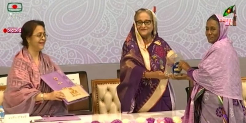পাঁচ সংগ্রামী নারীকে জয়িতা পুরস্কার প্রদান করলেন প্রধানমন্ত্রী পাঁচ সংগ্রামী নারীকে জয়িতা পুরস্কার প্রদান করলেন প্রধানমন্ত্রী