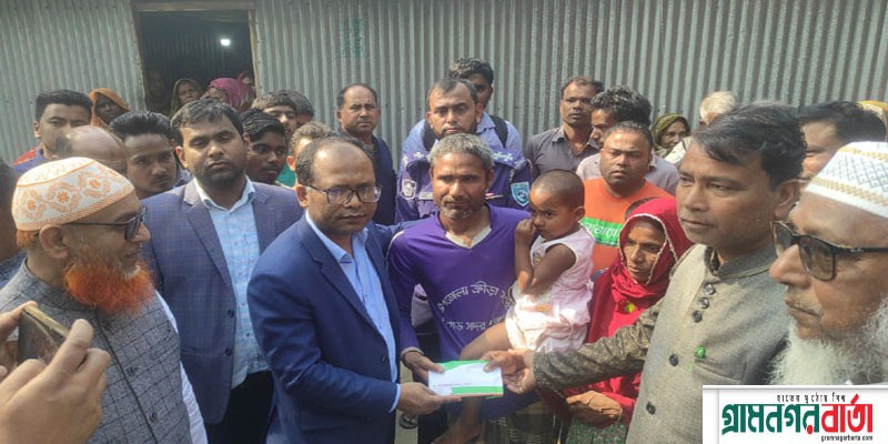 পঞ্চগড়ে নারী গোল রক্ষক ইয়ারজানের বাড়ীতে ডিসি, ঘর করে দেওয়ার প্রতিশ্রতি পঞ্চগড়ে নারী গোল রক্ষক ইয়ারজানের বাড়ীতে ডিসি, ঘর করে দেওয়ার প্রতিশ্রতি
