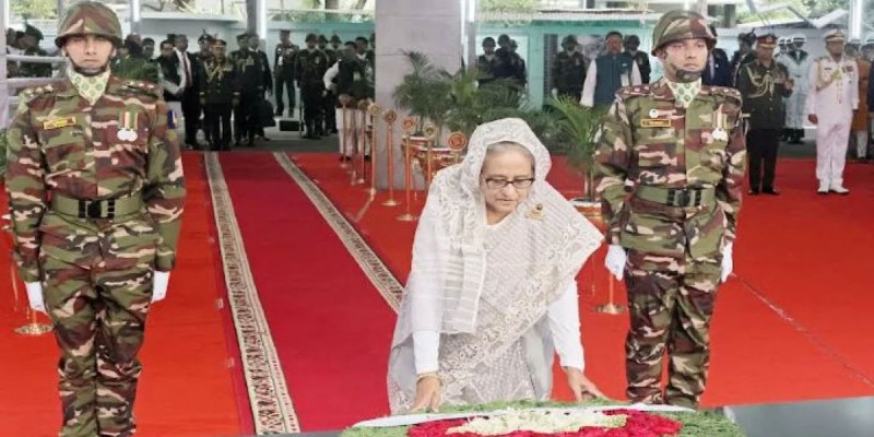 ১০৪তম জন্মদিনে জাতির পিতার প্রতিকৃতিতে প্রধানমন্ত্রীর শ্রদ্ধা ১০৪তম জন্মদিনে জাতির পিতার প্রতিকৃতিতে প্রধানমন্ত্রীর শ্রদ্ধা