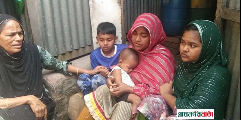 ফার্নিচার মিস্ত্রি মোস্তফার বাড়িতে শোকের মাতম ফার্নিচার মিস্ত্রি মোস্তফার বাড়িতে শোকের মাতম