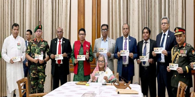 স্বাধীনতা দিবসে স্মারক ডাকটিকিট উন্মোচন করলেন প্রধানমন্ত্রী স্বাধীনতা দিবসে স্মারক ডাকটিকিট উন্মোচন করলেন প্রধানমন্ত্রী