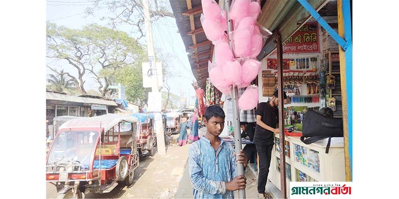 অন্ধ হয়েও ভিক্ষা না করে ফেরী করে জীবনযাপন করে শিশু আঃ হাকিম অন্ধ হয়েও ভিক্ষা না করে ফেরী করে জীবনযাপন করে শিশু আঃ হাকিম