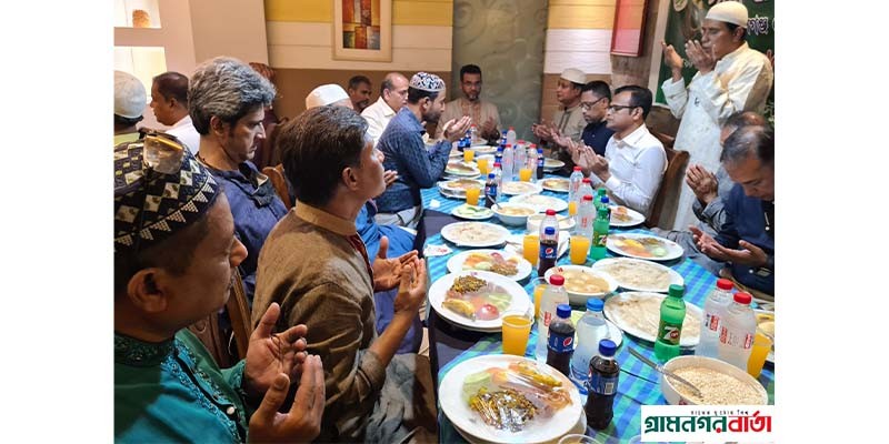 সারা বাংলা ৮৮ ফাউন্ডেশনের ইফতার মাহফিল সারা বাংলা ৮৮ ফাউন্ডেশনের ইফতার মাহফিল
