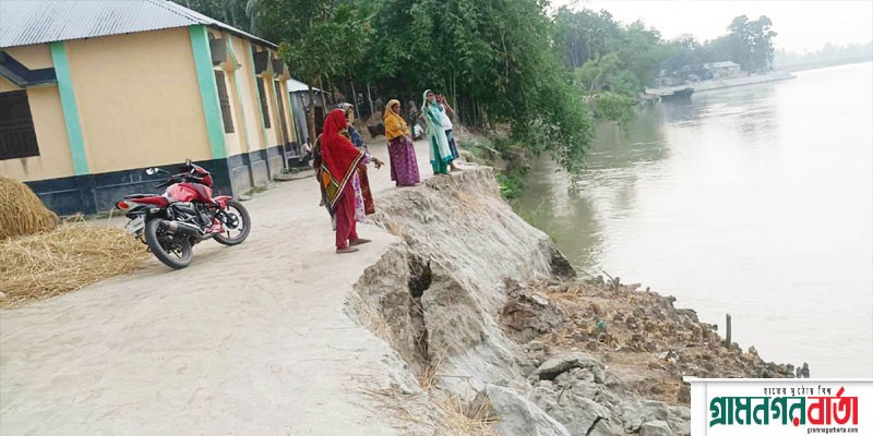 কাউনিয়া অসময়ে ভাঙ্গন আতঙ্কে গদাই ও পাঞ্জরভাঙ্গা গ্রামের মানুষেরা কাউনিয়া অসময়ে ভাঙ্গন আতঙ্কে গদাই ও পাঞ্জরভাঙ্গা গ্রামের মানুষেরা